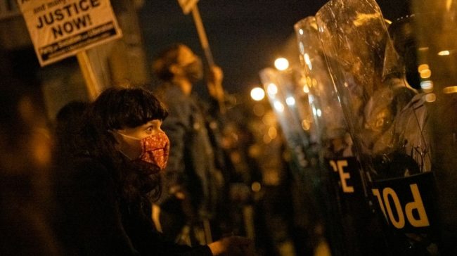 30-Philadelphia-Police-Officers-Injured-In-Protests