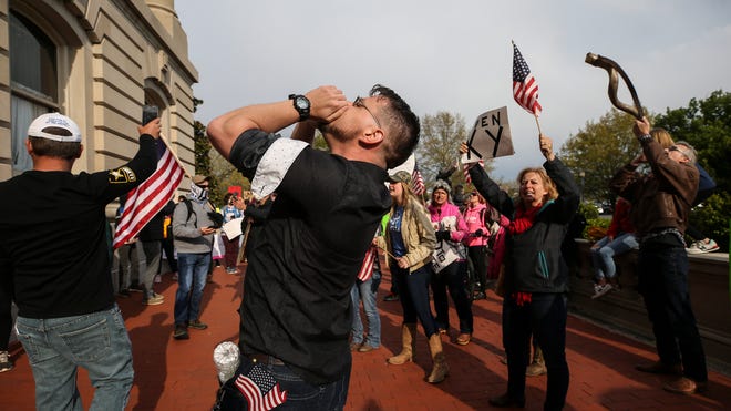 100s Of Protesters Attend Patriot Rally in Kentucky