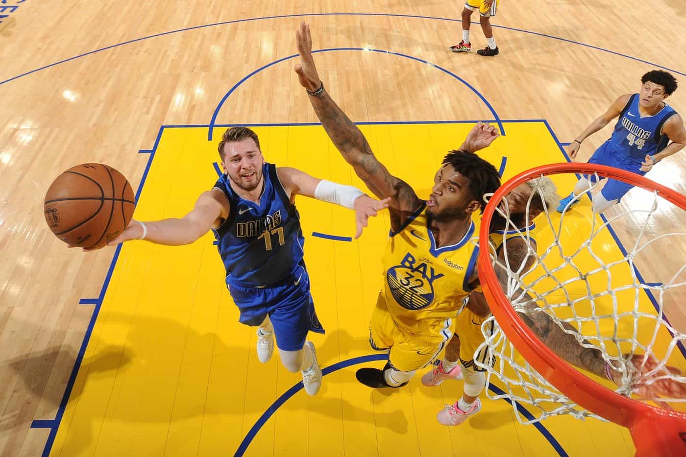 The-Golden-State-Warriors-Overpowered-The-Dallas-Mavericks