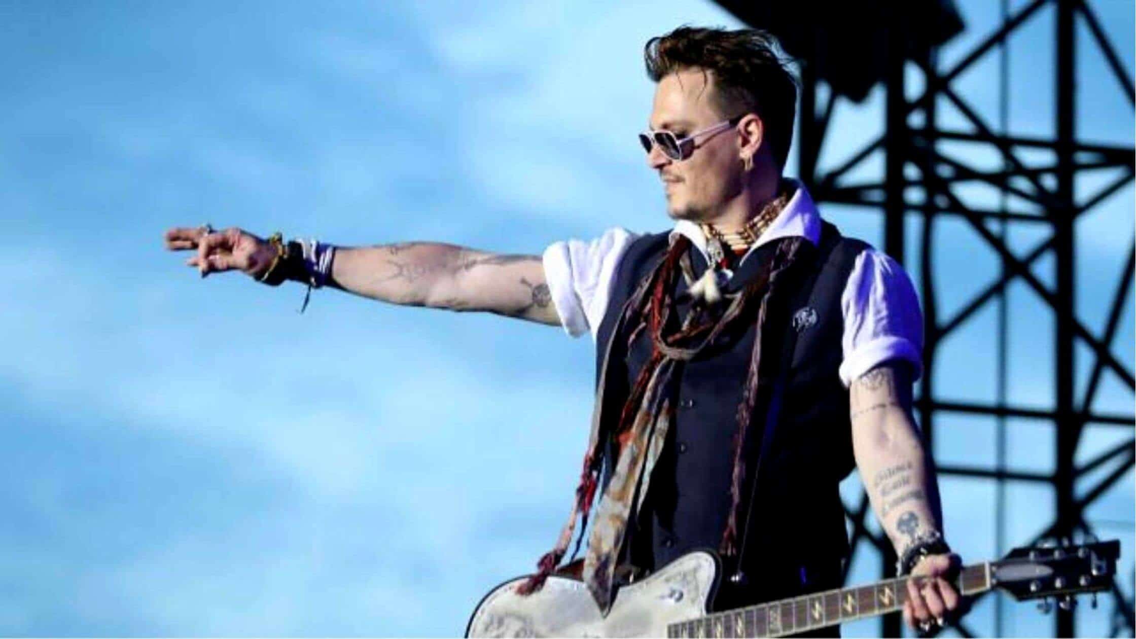 Johnny Depp On Tour In Europe With His Band Hollywood Vampires!