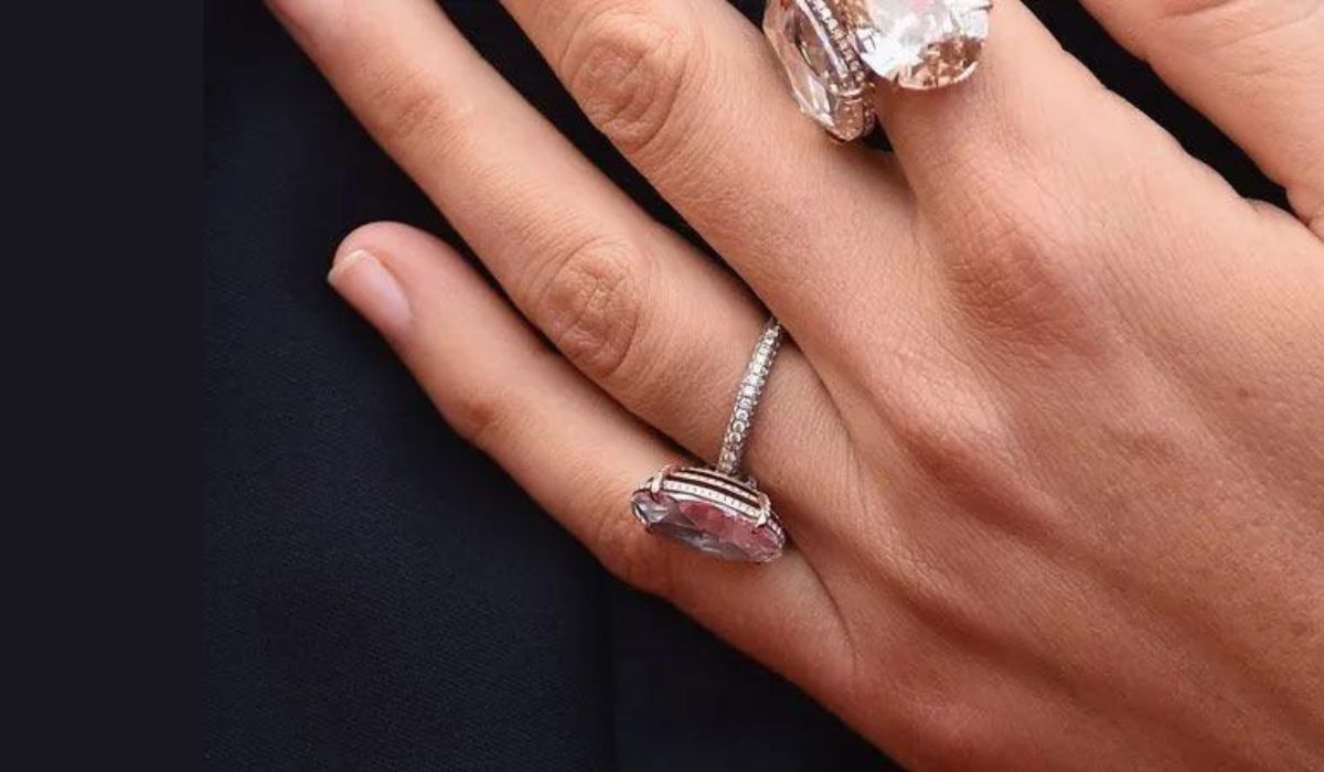 The Dazzling Details of Blake Lively’s Tall $2 Million Engagement Ring